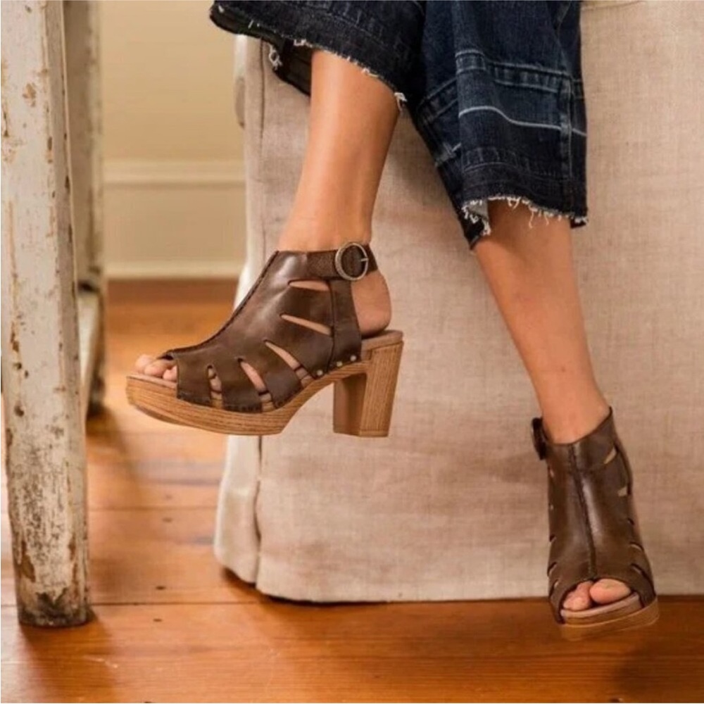 DANSKO Demetra Heeled Open Toe Leather Sandal  Sz 40 Brown Western City Chic